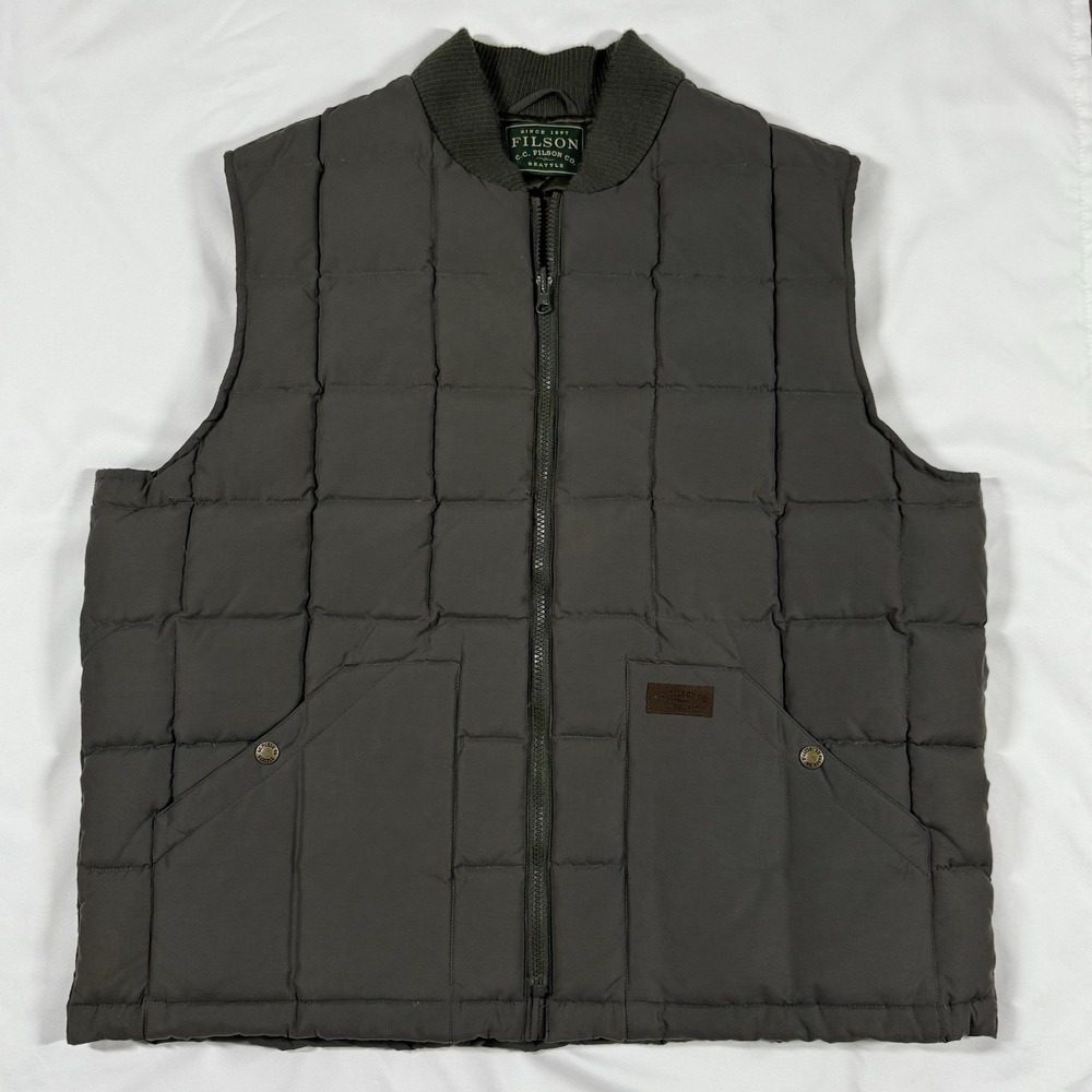 CC Filson Men's Size XL Dark Gray Zip Quilted Vest Jacket Snap Pocket‎